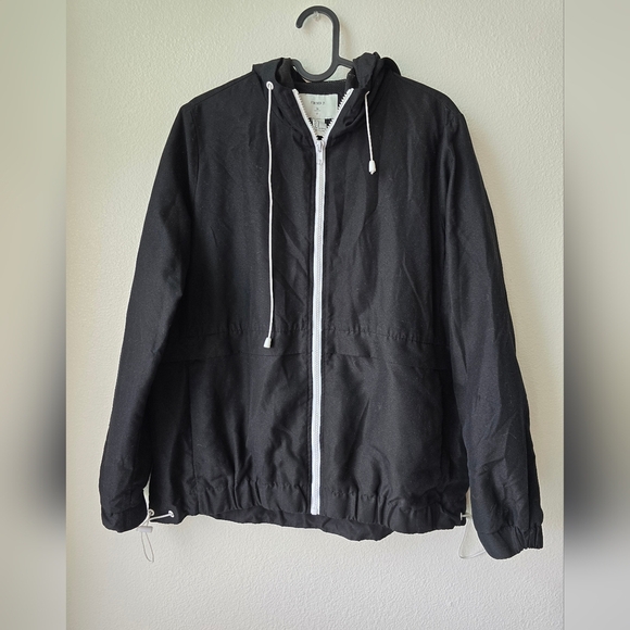 Forever 21 Black Rompe Vientos Jacket With Details of Adjustment to Sides - Picture 4 of 11